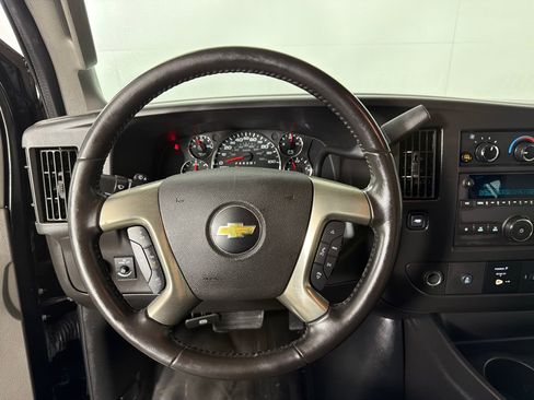 Used 2018 Chevrolet Express 2500 w/ Driver Convenience Package RWD image 14