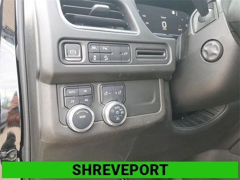 Used 2022 GMC Yukon XL AT4 image 18