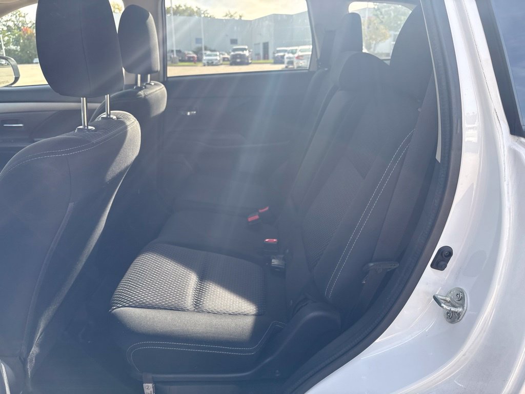 Used 2017 Mitsubishi Outlander ES FWD image 18
