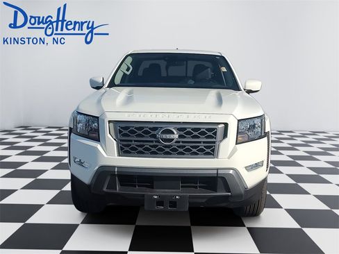 Used 2024 Nissan Frontier SV w/ SV Convenience Package image 8
