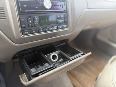 Used 2003 Lincoln Town Car Cartier RWD image 27