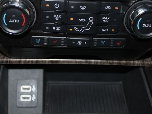 Used 2019 Ford F350 Lariat w/ Lariat Ultimate Package AWD/4WD image 48