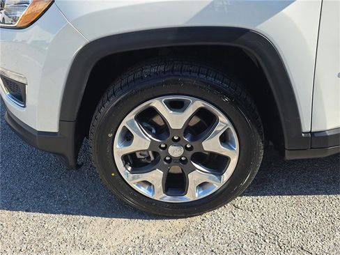 Used 2018 Jeep Compass Limited w/ Navigation Group image 7