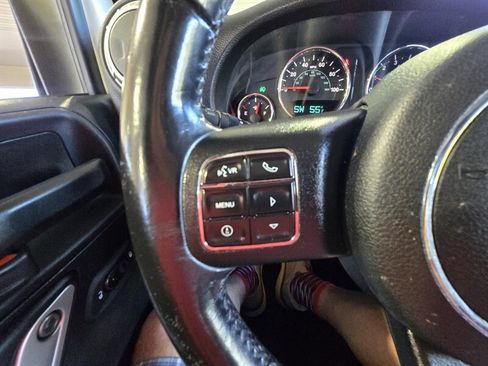 Used 2017 Jeep Wrangler Unlimited Sahara w/ Connectivity Group image 13