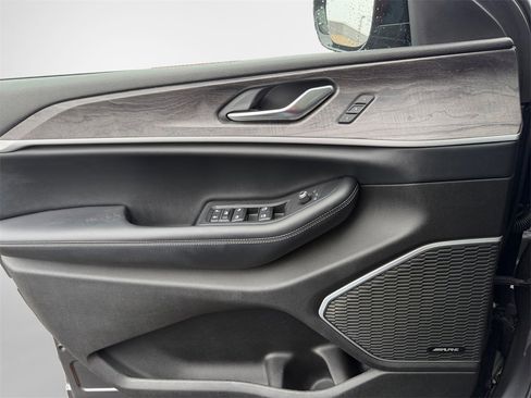 Certified 2022 Jeep Grand Cherokee L Limited image 17