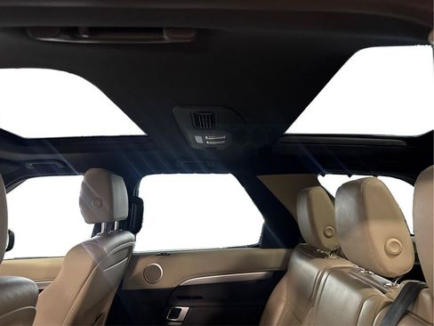 Used 2020 Land Rover Discovery Landmark AWD/4WD image 25