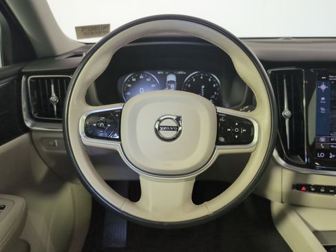 Used 2022 Volvo V60 T5 Cross Country w/ Advanced Package image 13