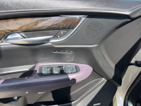 Used 2017 Cadillac XT5 Luxury w/ Driver Awareness Package AWD/4WD image 16