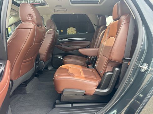 Used 2019 Buick Enclave Avenir w/ Avenir Technology Package AWD/4WD image 26