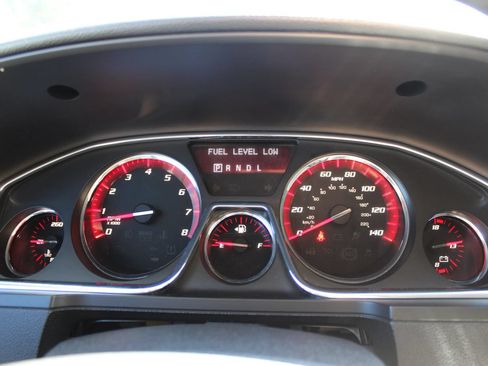 Used 2015 GMC Acadia SLE FWD image 20
