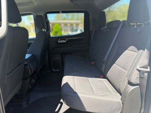 Certified 2022 Chevrolet Silverado 1500 LT AWD/4WD image 10