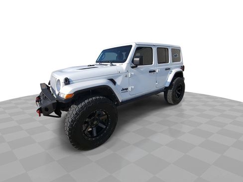 Used 2022 Jeep Wrangler Unlimited Sahara w/ Cold Weather Group AWD/4WD image 4