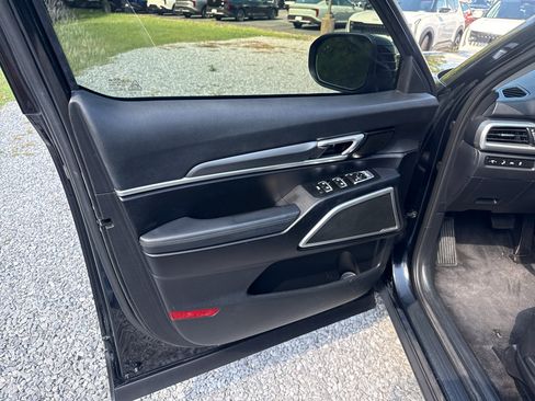 Used 2020 Kia Telluride S FWD image 14