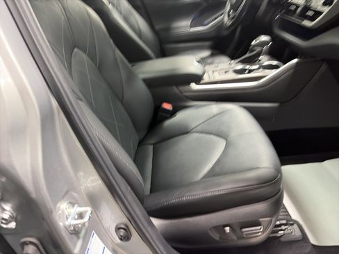 Used 2022 Toyota Highlander Platinum AWD/4WD image 37