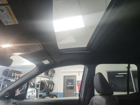 Used 2024 Honda Ridgeline Black Edition image 14