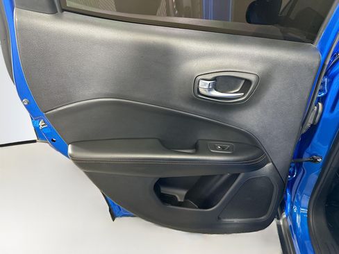 Used 2019 Jeep Compass Limited w/ Safety & Security Group AWD/4WD image 24
