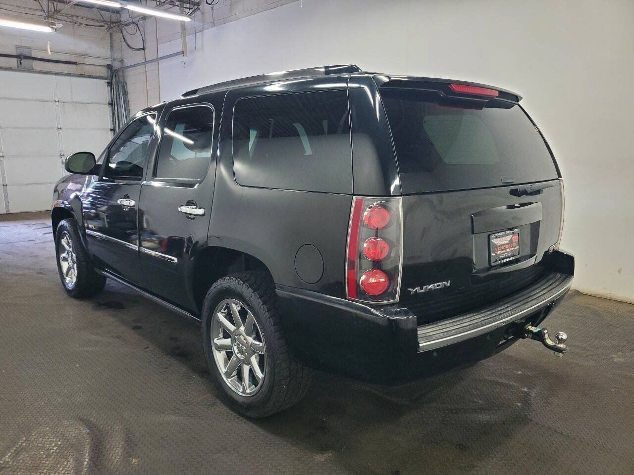 Used 2014 GMC Yukon Denali AWD/4WD image 5