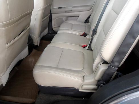 Used 2013 Ford Explorer Limited image 17