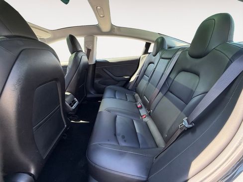 Used 2018 Tesla Model 3 Long Range image 15