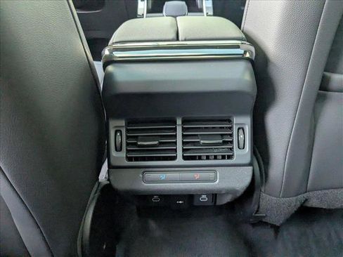 Used 2024 Land Rover Range Rover Evoque Dynamic SE image 19