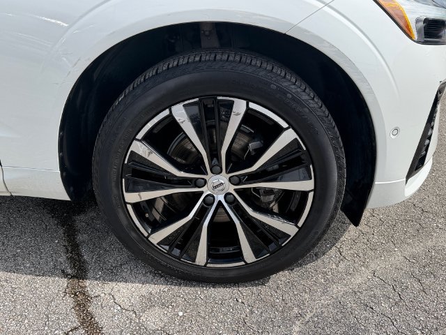 Used 2024 Volvo XC60 B5 Plus AWD/4WD image 20