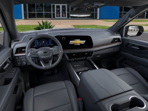 New 2026 Chevrolet Suburban Z71 AWD/4WD image 15