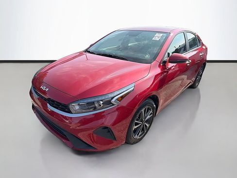 Used 2024 Kia Forte LXS w/ LXS Technology Package FWD image 5
