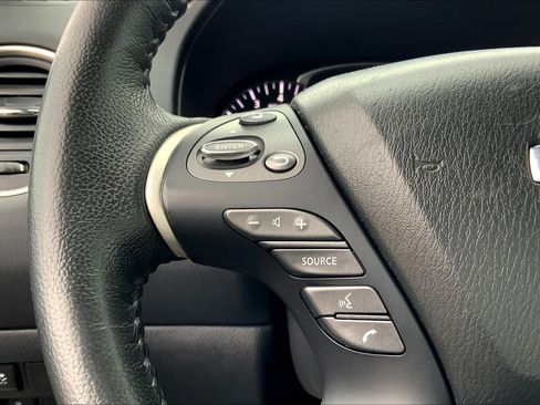 Used 2020 Nissan Pathfinder SV FWD image 21