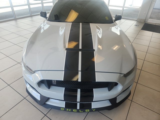 Used 2016 Ford Mustang Shelby GT350 w/ Technology Package RWD image 4