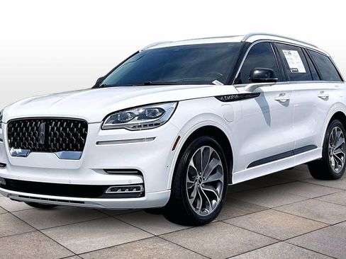 Used 2020 Lincoln Aviator Grand Touring w/ Equipment Group 302A AWD/4WD image 12