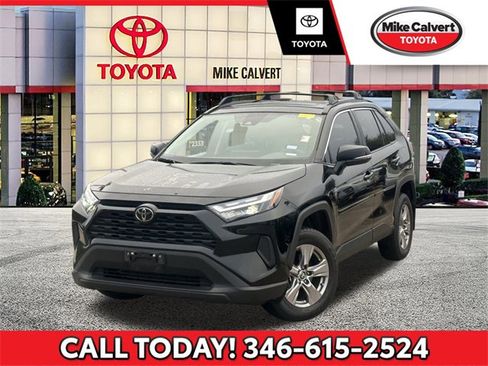 Used 2025 Toyota RAV4 XLE image 1