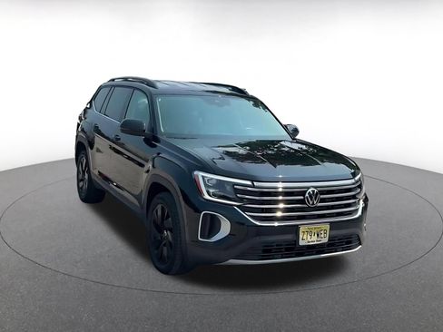 Used 2026 Volkswagen Atlas SE AWD/4WD image 3