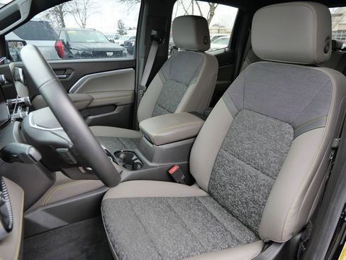 Used 2024 Chevrolet Colorado ZR2 image 30