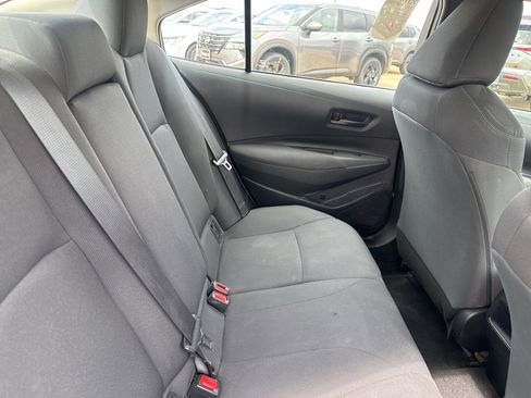 Used 2022 Toyota Corolla LE image 29