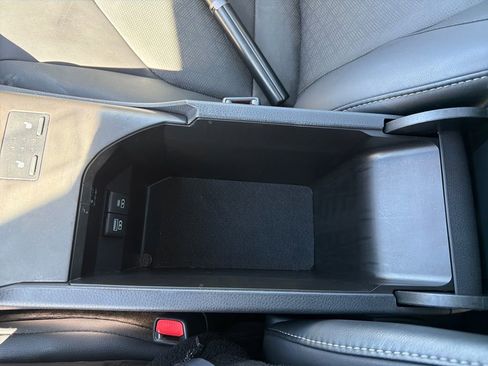 Used 2023 Toyota Camry XSE w/ Navigation Package image 39