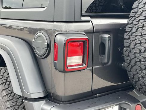 Used 2024 Jeep Wrangler Unlimited Sport AWD/4WD image 12