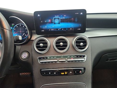 Used 2021 Mercedes-Benz GLC 300 4MATIC image 17