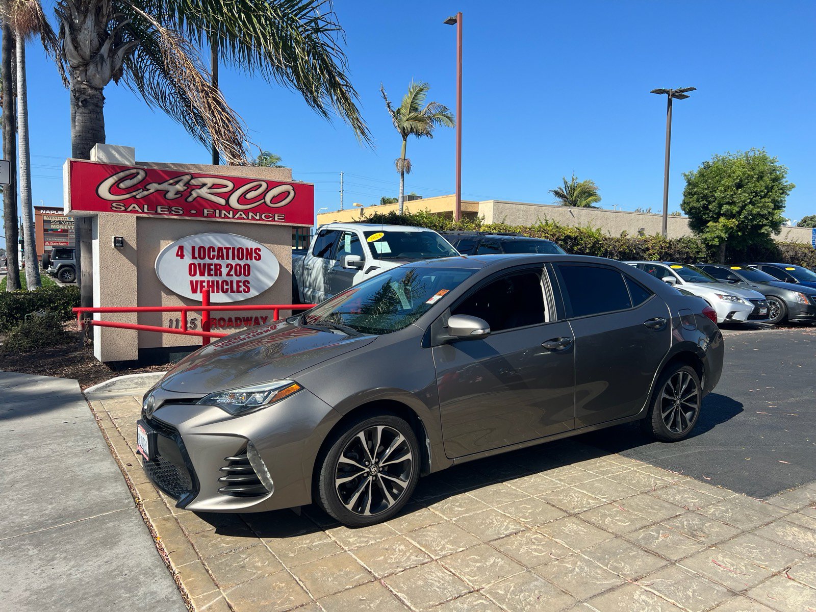 Used 2019 Toyota Corolla SE w/ SE Premium Package FWD image 4