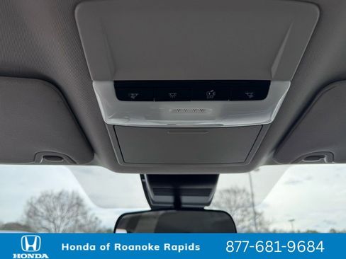 Used 2024 Nissan Altima 2.5 SV image 29