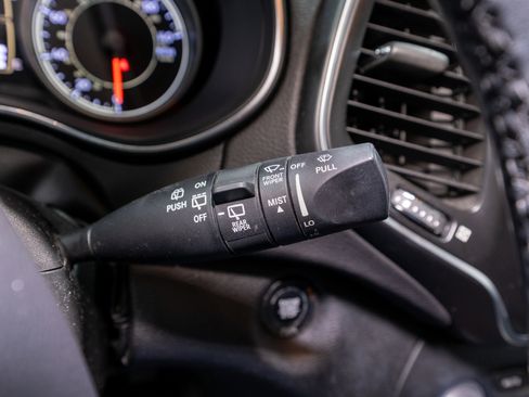 Used 2019 Jeep Cherokee Latitude Plus w/ Cold Weather Group image 27