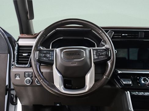 Used 2024 GMC Sierra 2500 Denali w/ Denali Reserve Package AWD/4WD image 9