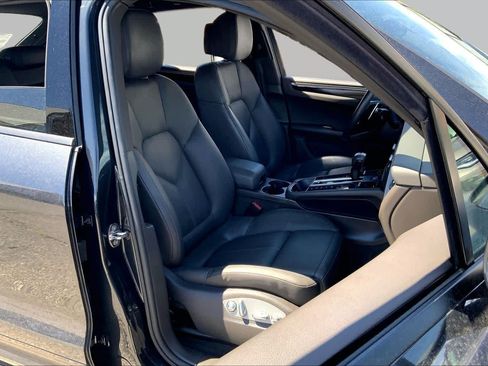 Used 2022 Porsche Macan AWD/4WD image 7
