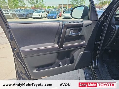 Used 2019 Toyota 4Runner TRD Off-Road AWD/4WD image 11