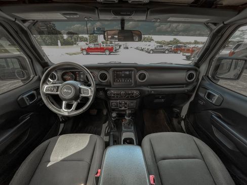 Used 2020 Jeep Gladiator Sport w/ Quick Order Package 24S AWD/4WD image 11