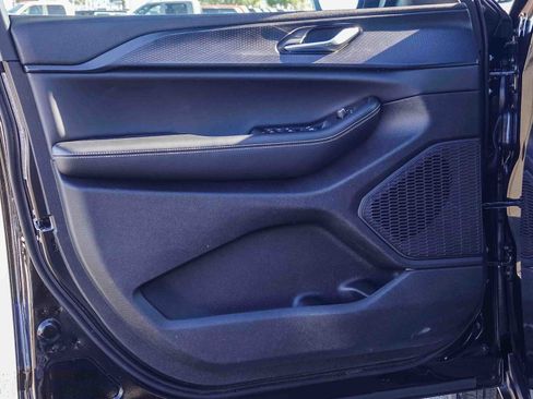 New 2025 Jeep Grand Cherokee Laredo X image 19