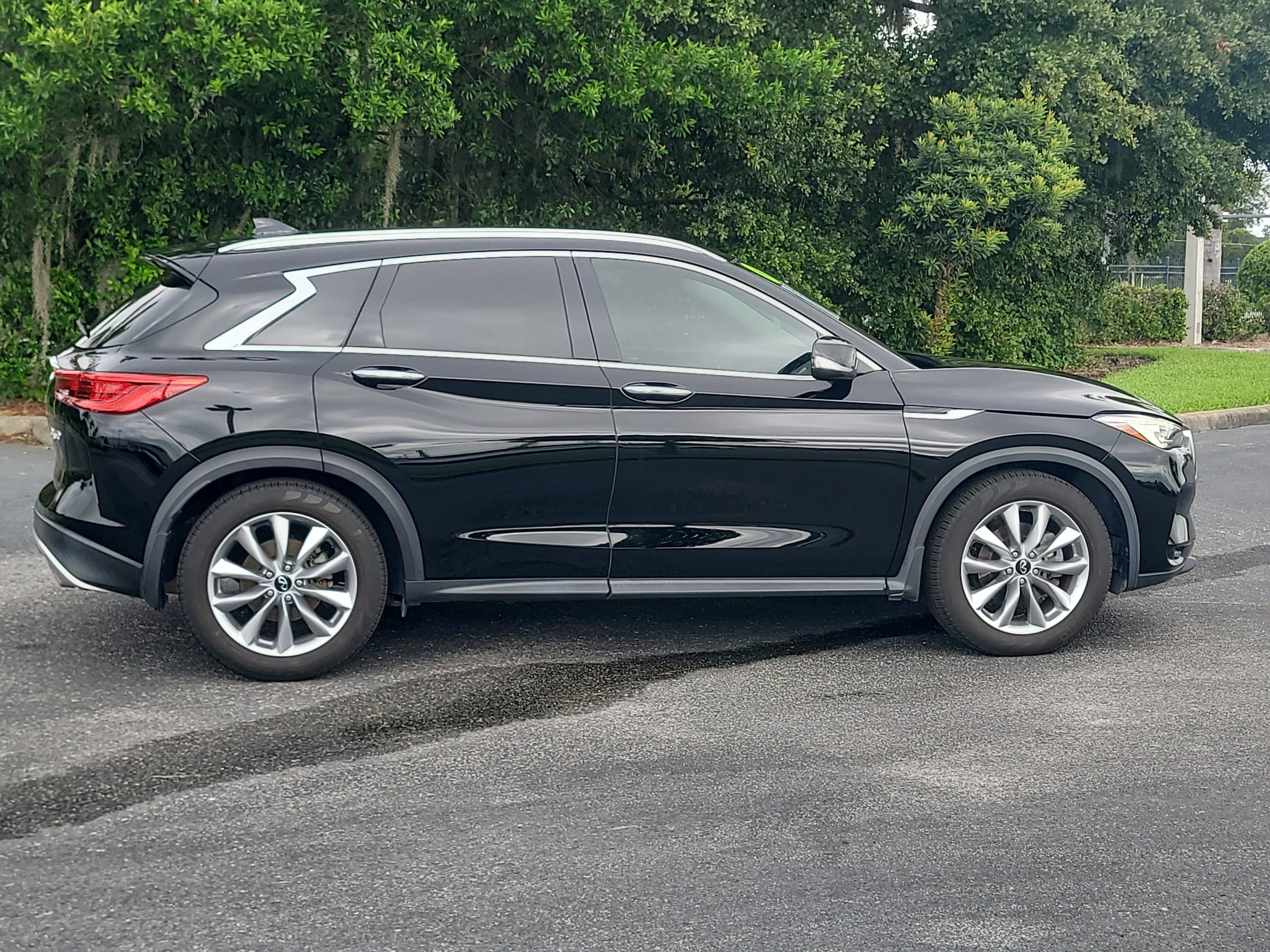 Used 2020 INFINITI QX50 Luxe w/ Navigation Package FWD image 8
