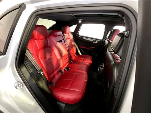 Used 2024 Porsche Macan AWD/4WD image 23