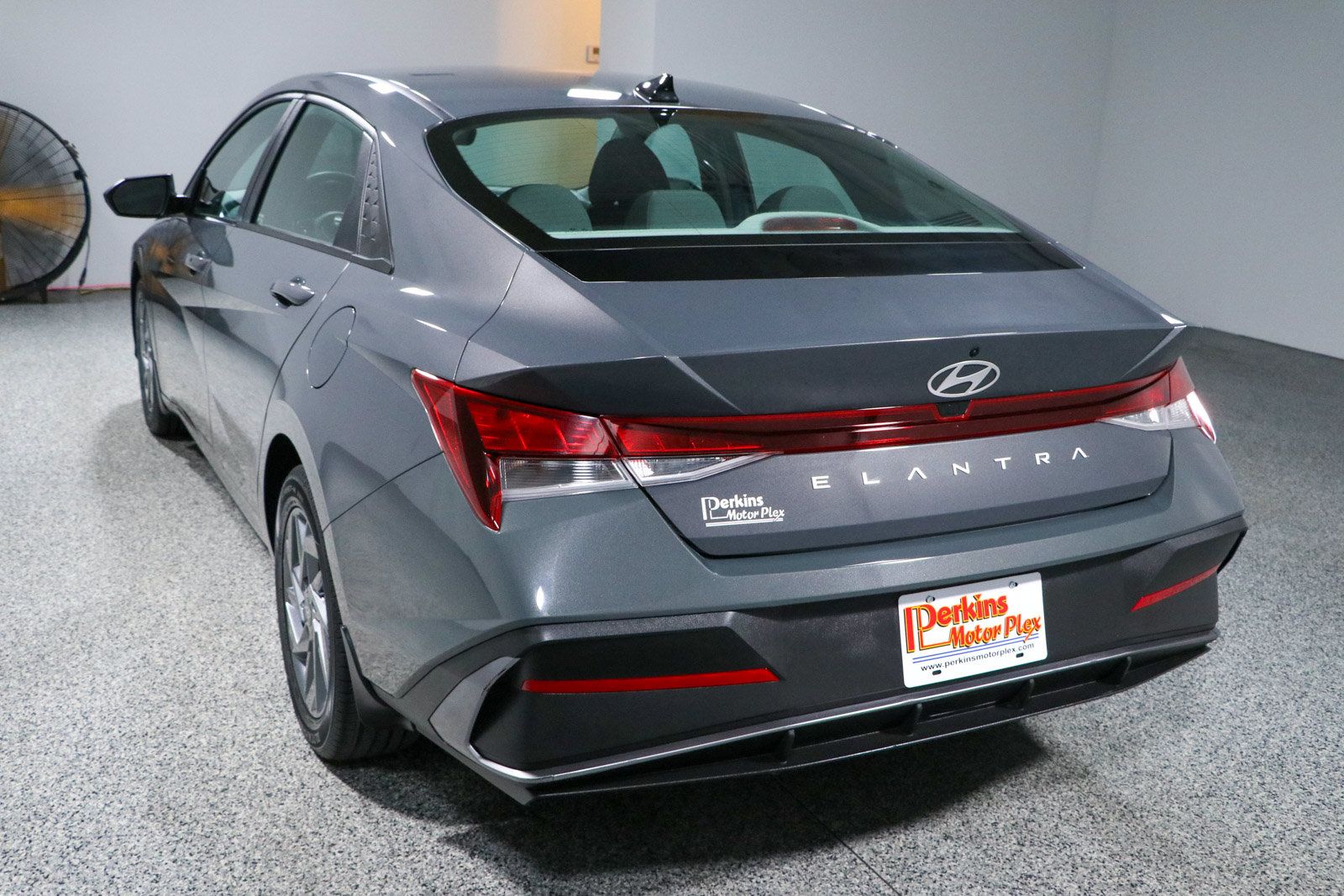 Used 2024 Hyundai Elantra SEL FWD image 9