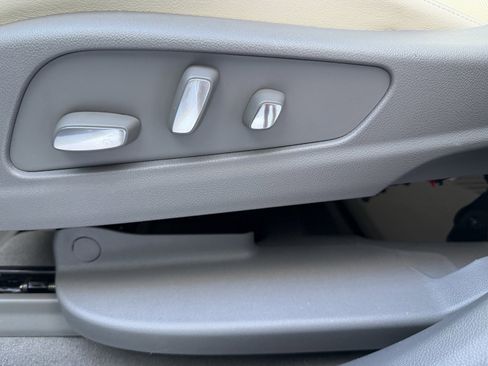 Used 2025 Cadillac XT6 Premium Luxury w/ LPO, Floor Liner Package image 27