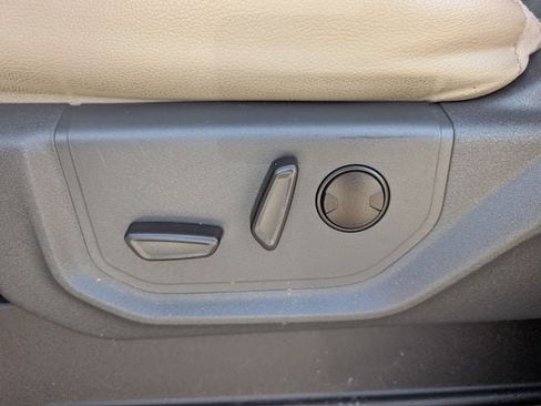 Used 2020 Ford Expedition XLT w/ Equipment Group 202A image 23